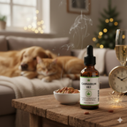 Hund und Katze auf Couch mit Cannabium Vet Flasche im Vordergrund